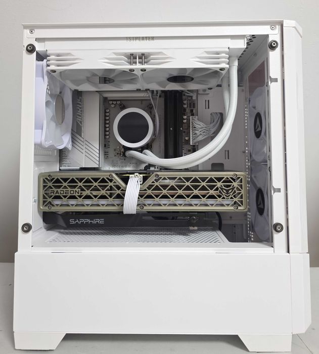 PC Gaming White Ryzen 7 9700X RX 9060 XT 16GB