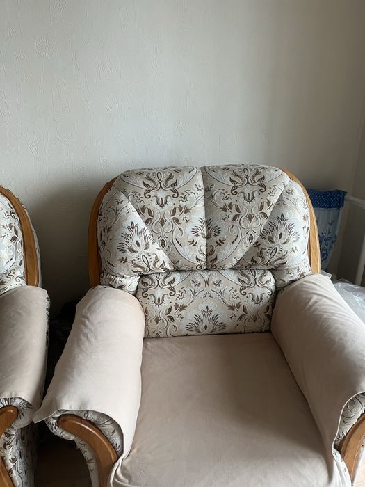 Диван и два кресла