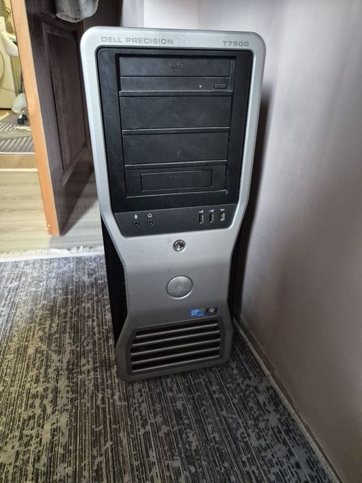 Настолен Компютър