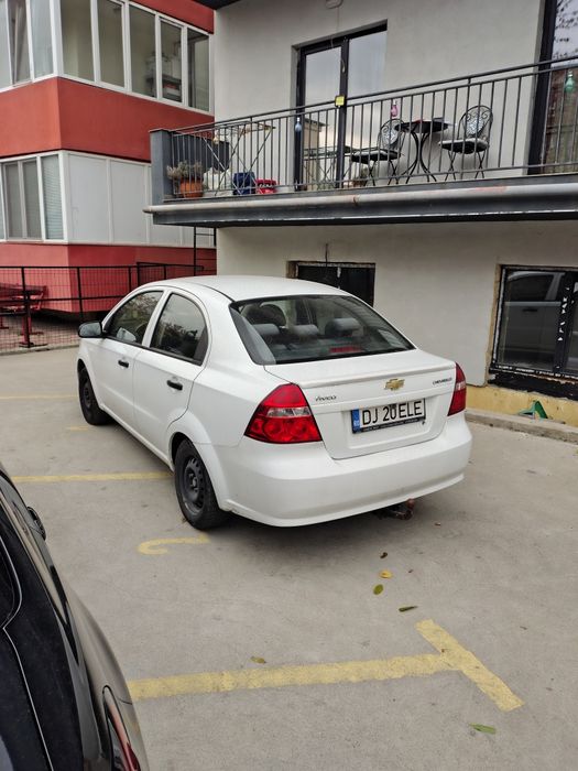 Vând Chevrolet Aveo