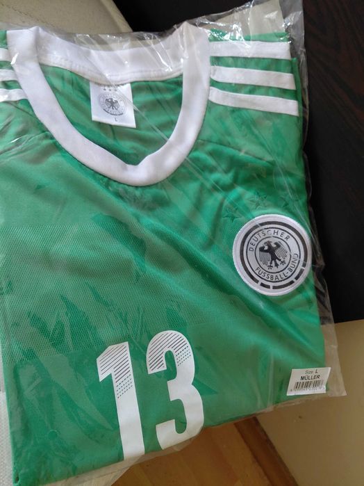 Футболни тениски