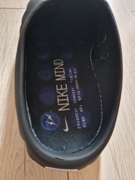 Vând șlapi nike mind 001