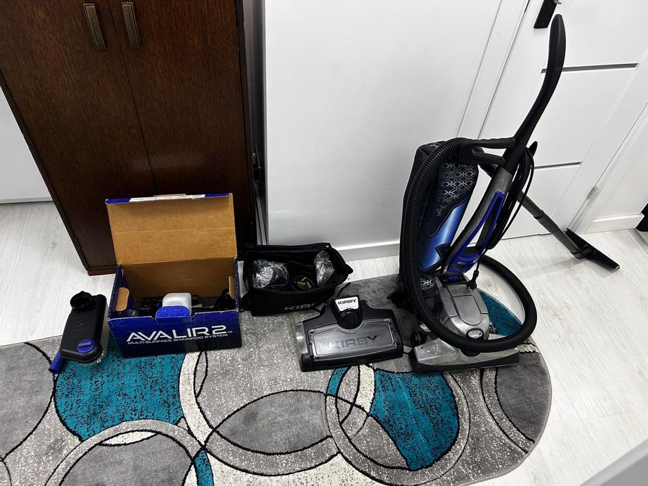 Vând aspirator Kirby