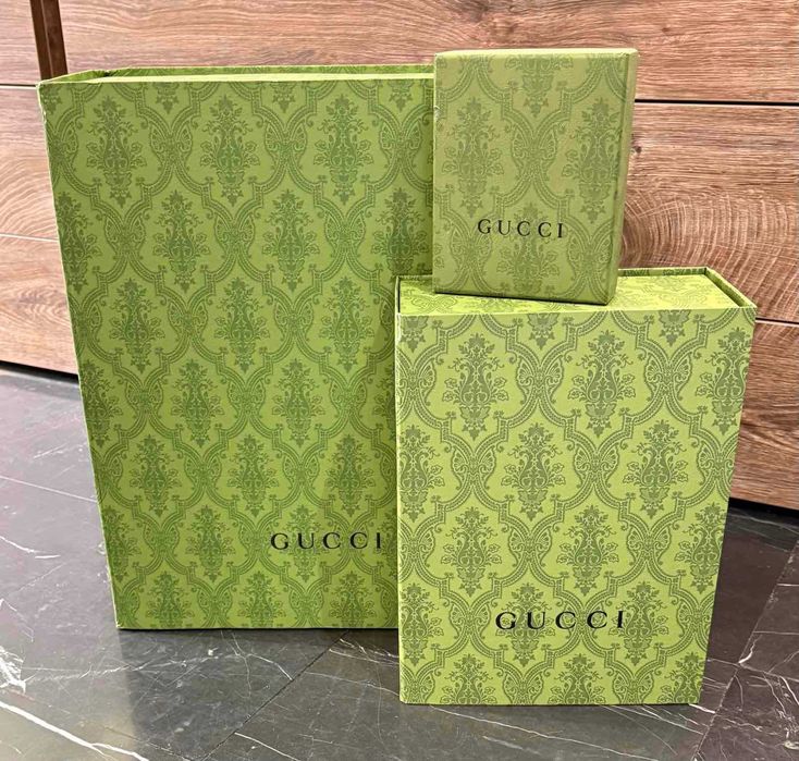 Подаръчни кутии и торбички Louis Vuitton Кутия