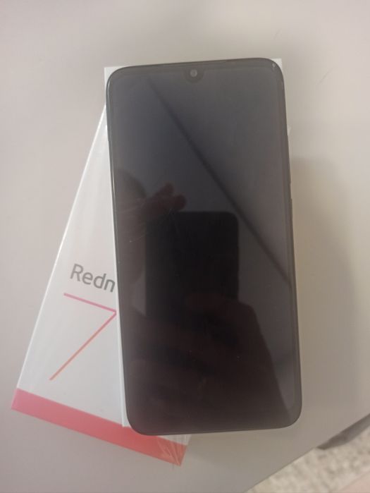 Смартфон Xiaomi Redmi 7