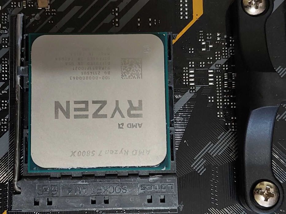 AMD Ryzen 7 5800X + Asus TUF X570 Plus Wi-Fi