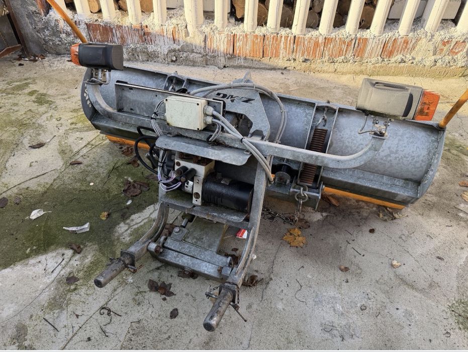 Lada niva 4x4 2015 echipata pentru dezapezire