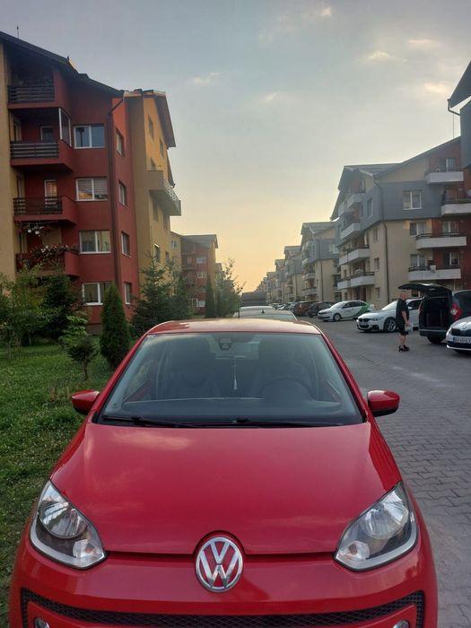Volkswagen up! Vând Volkswagen Up! 1.0 benzină, 2012