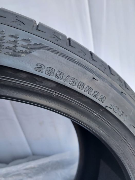 Шины  Bridgestone 285/35/22