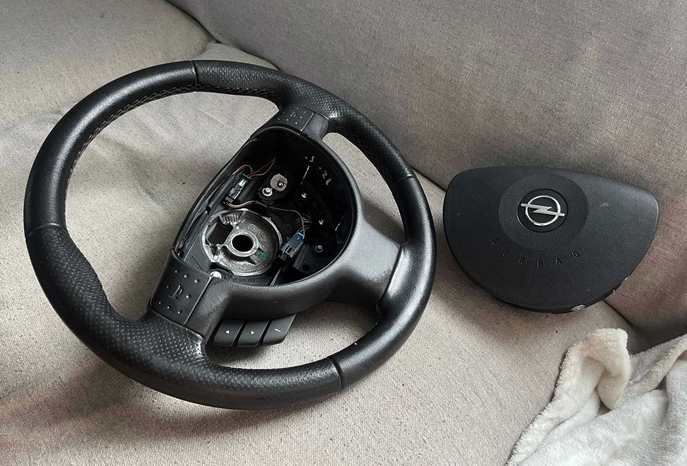 Volan Opel cu airbag și comenzi Opel Astra H Zafira Tigra Corsa
