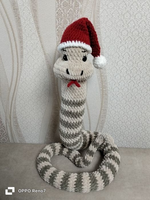 Продаётся игрушка.