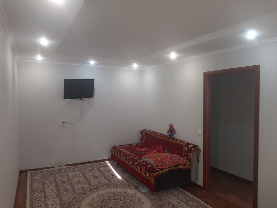 Продам двухкомнатную район хороший