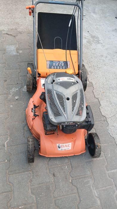 Mașina de tuns iarba DAC