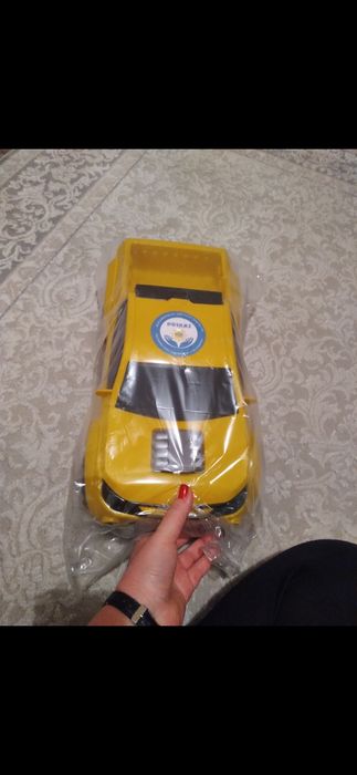 Продам машинку новую