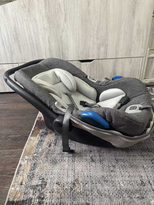 Продам автолюльку в хорошем состоянии.