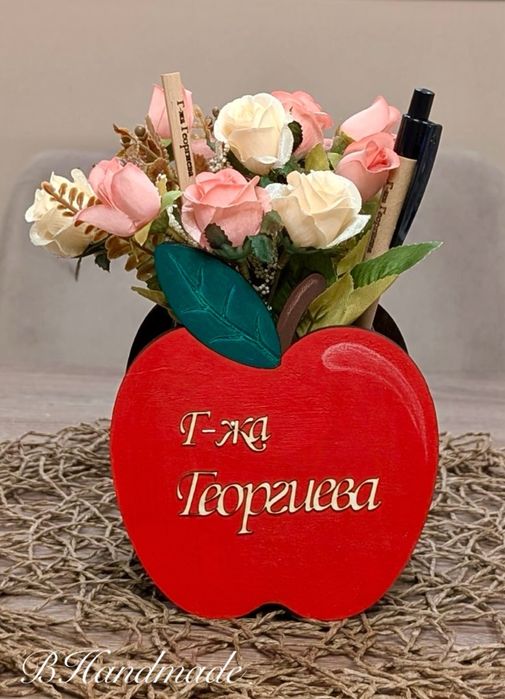 Персонализирани, дървени саксийка, молив и моловници - букети