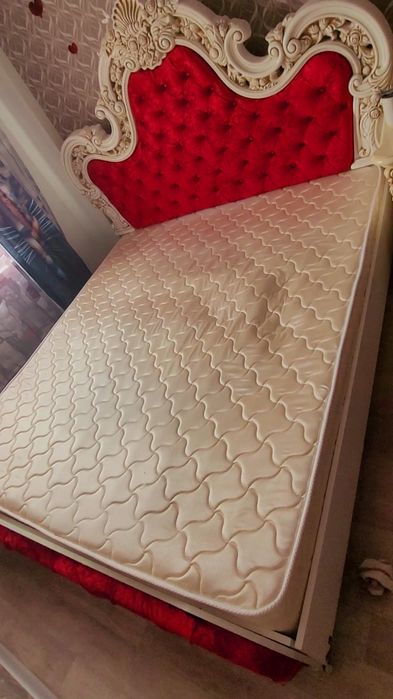 Кровать двуспальная продаётся