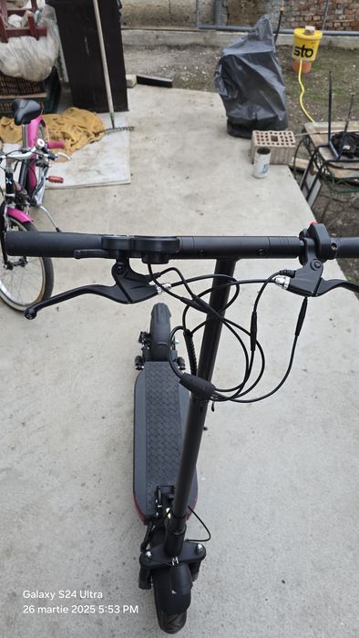 Vând trotineta electrica