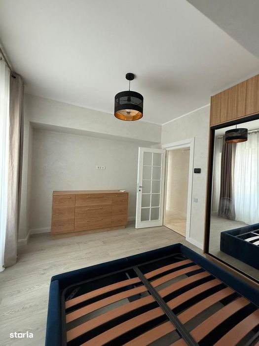 Apartament de închiriat - 2 camere, decomandat, Royal Town