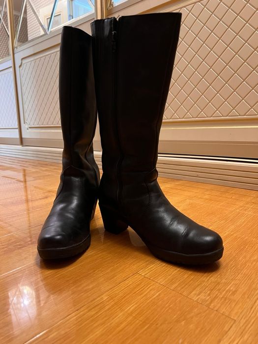 Продам женские ЗИМНИЕ сапожки 39 размера!