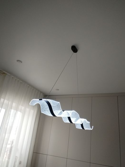 Люстра  современная, стильная