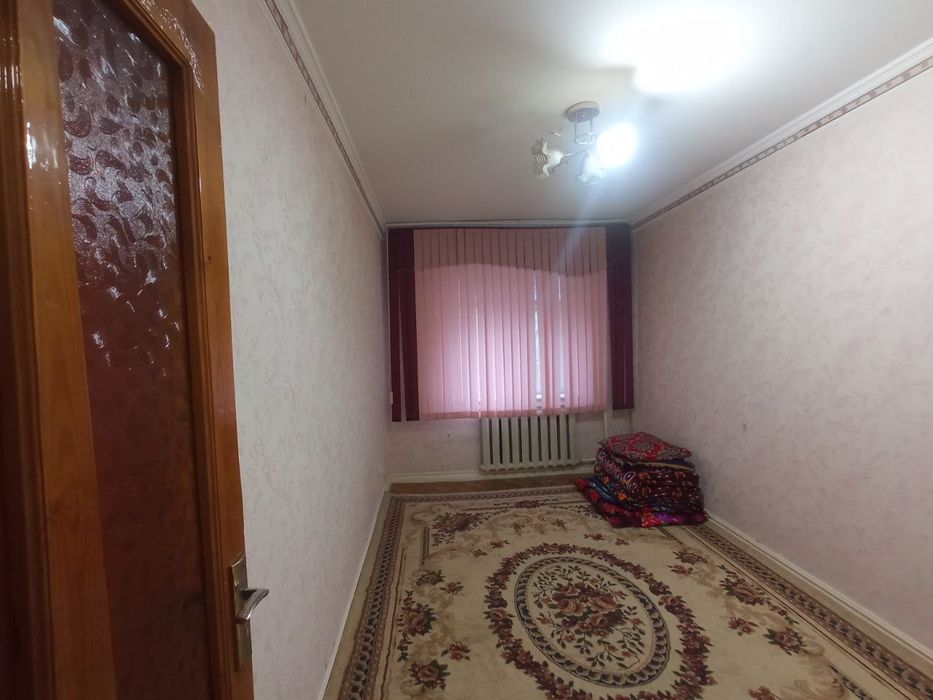 3хоналик 2каватда шарк2,Бурчакда 
2каватда 
4каватлик панельный домдан