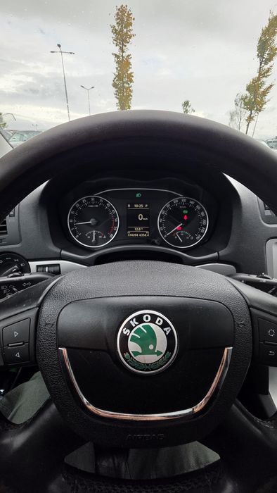SKODA Octavia 2011 — imagine 5