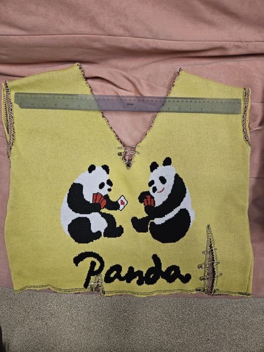 Жълт плетен елек