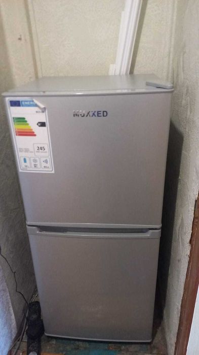 Холодильник почти новый