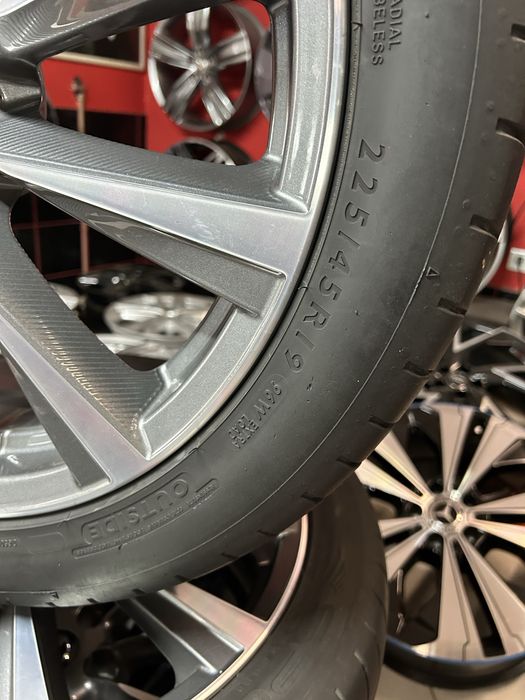 Джанти с Гуми 19 Цола 5х114.3 Nissan Qashqai Juke Renault Гуми 225/45/19 Dunlop