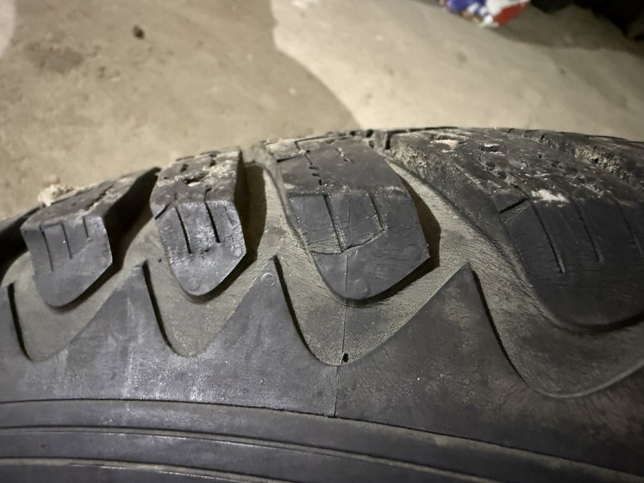 Продам комплект шин Goodyear 265/65 R17