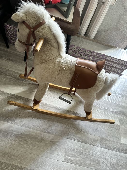 Продам лошадку качалку