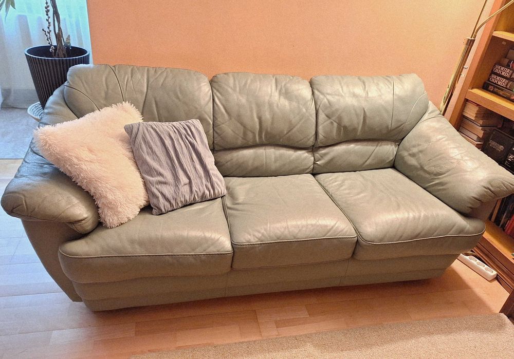 VANZARE ACCELERATA-Set MANDY,canapea extensibila 3 locuri,piele si doua fotolii Mobexpert