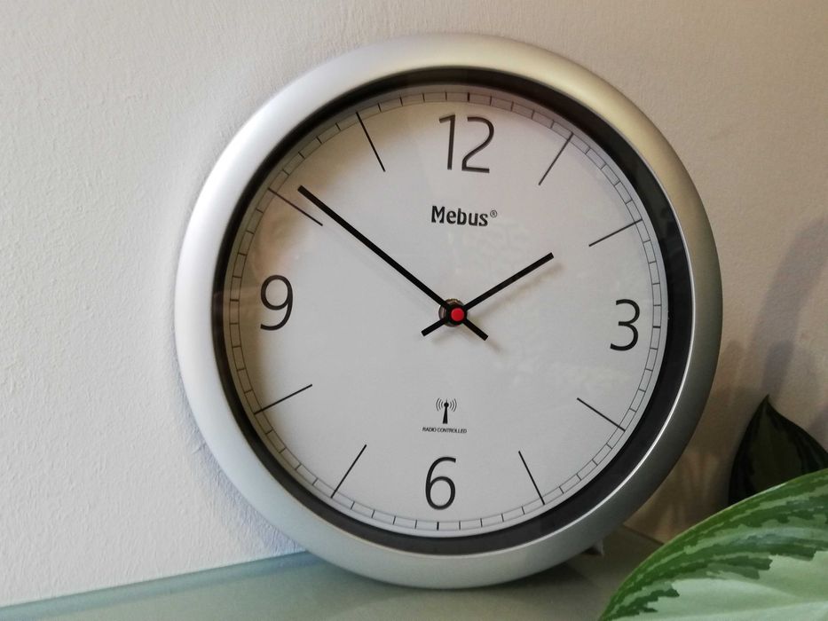 Ceas de perete cu radio control Mebus diametru 26cm, exterior-interior
