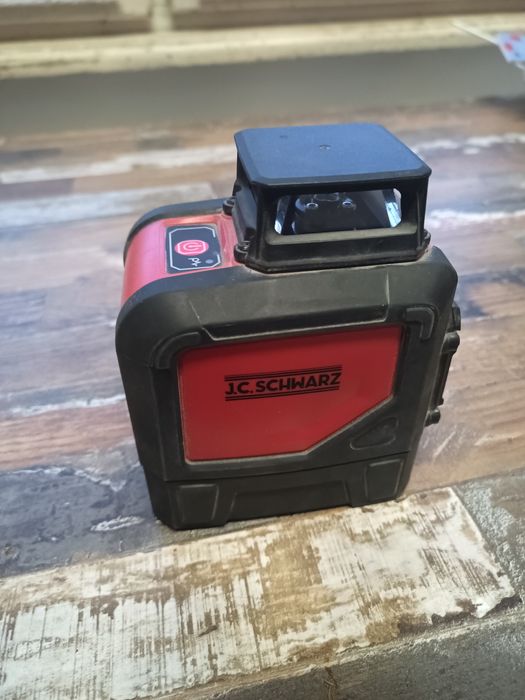 Nivelă laser 360 grade