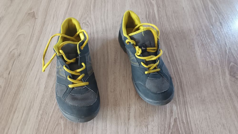 Ghete de munte Quechua gri, marime 37