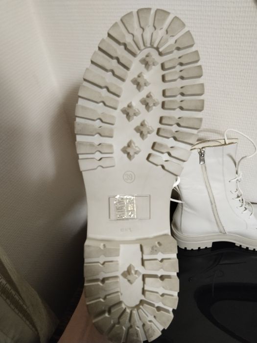 Сапоги белые осень