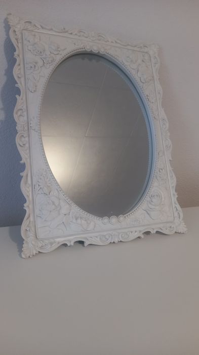 Oglindã albã decorativã cu elemente baroce & victoriene