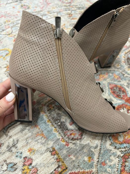 Женская обувь кожаная