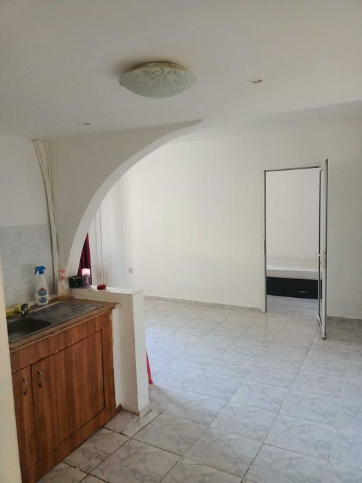 Inchiriez apartament
