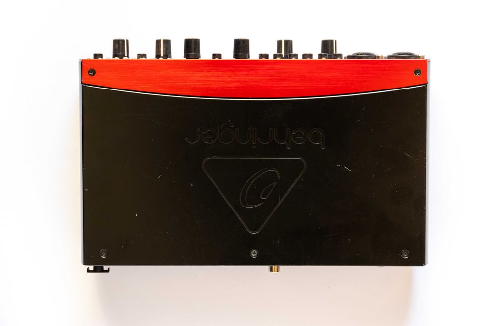Аудио интерфейс DAC Behringer FCA 610