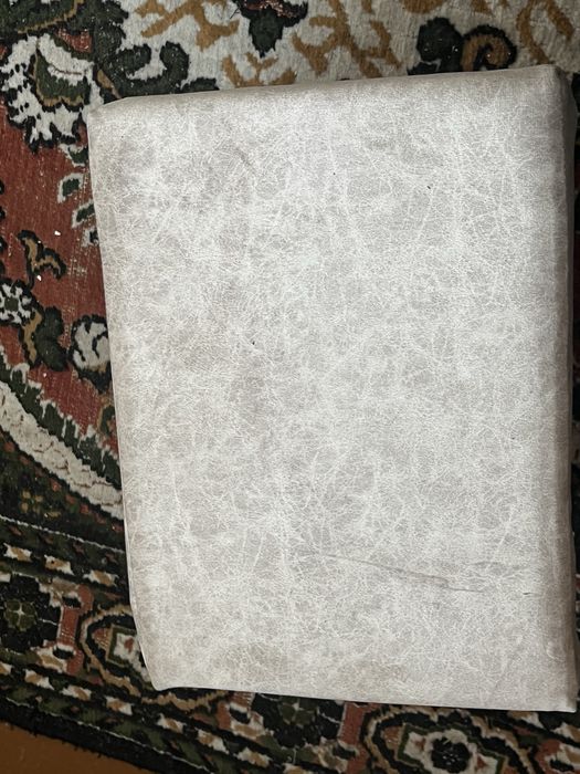 Продам стулья новые