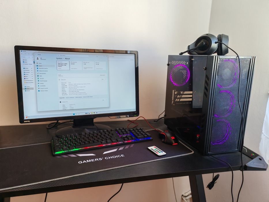 Vand PC AMD Ryzen 5, 16 GB RAM, SSD 512 GB + Monitor Benq 24 inch si periferice