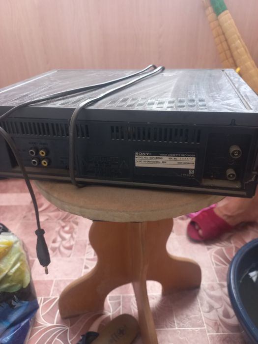 Продам видеомагнитофон SONY
