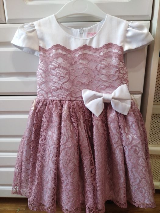 Продам платья на девочку