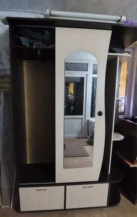 прихожая с зеркалом