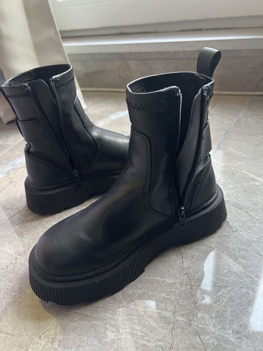 Кожени боти Zara