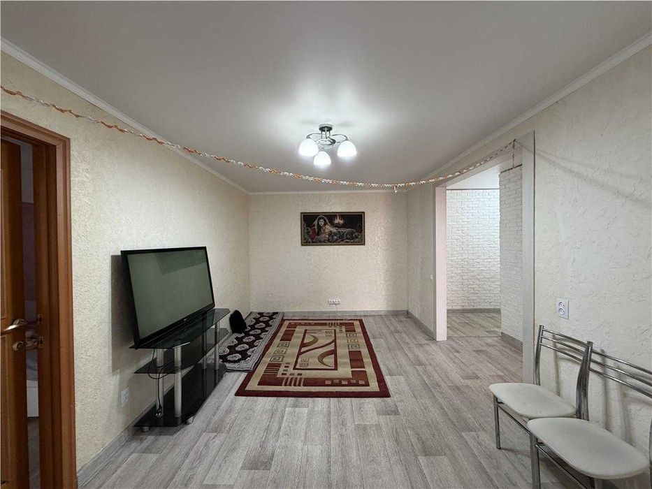 -ПРодам 2 комн по Момышулы (1 микрорайон).