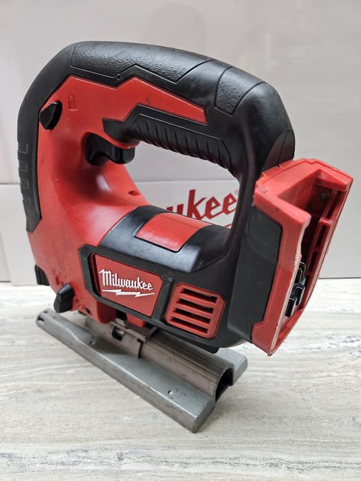 Milwaukee Зеге M18BJS 18V.
