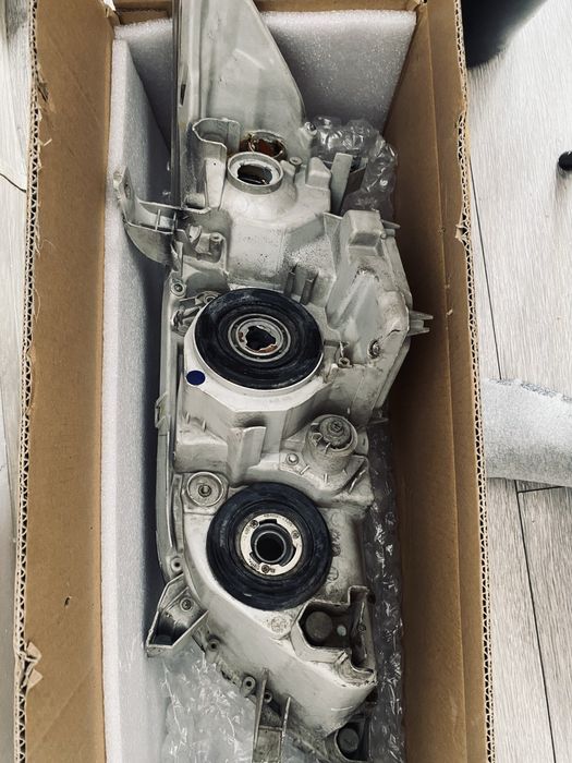 Перендие фара для камри 40